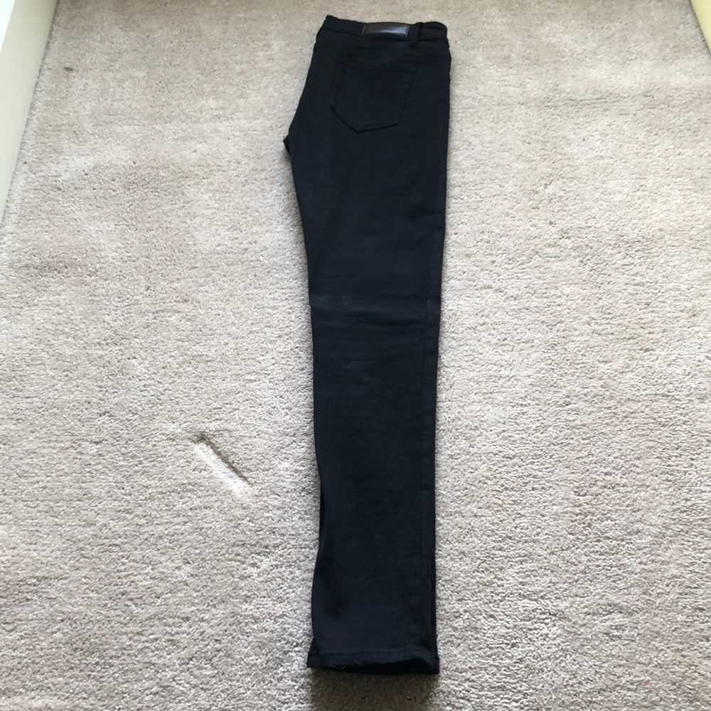 Black stretchy skinny jeans